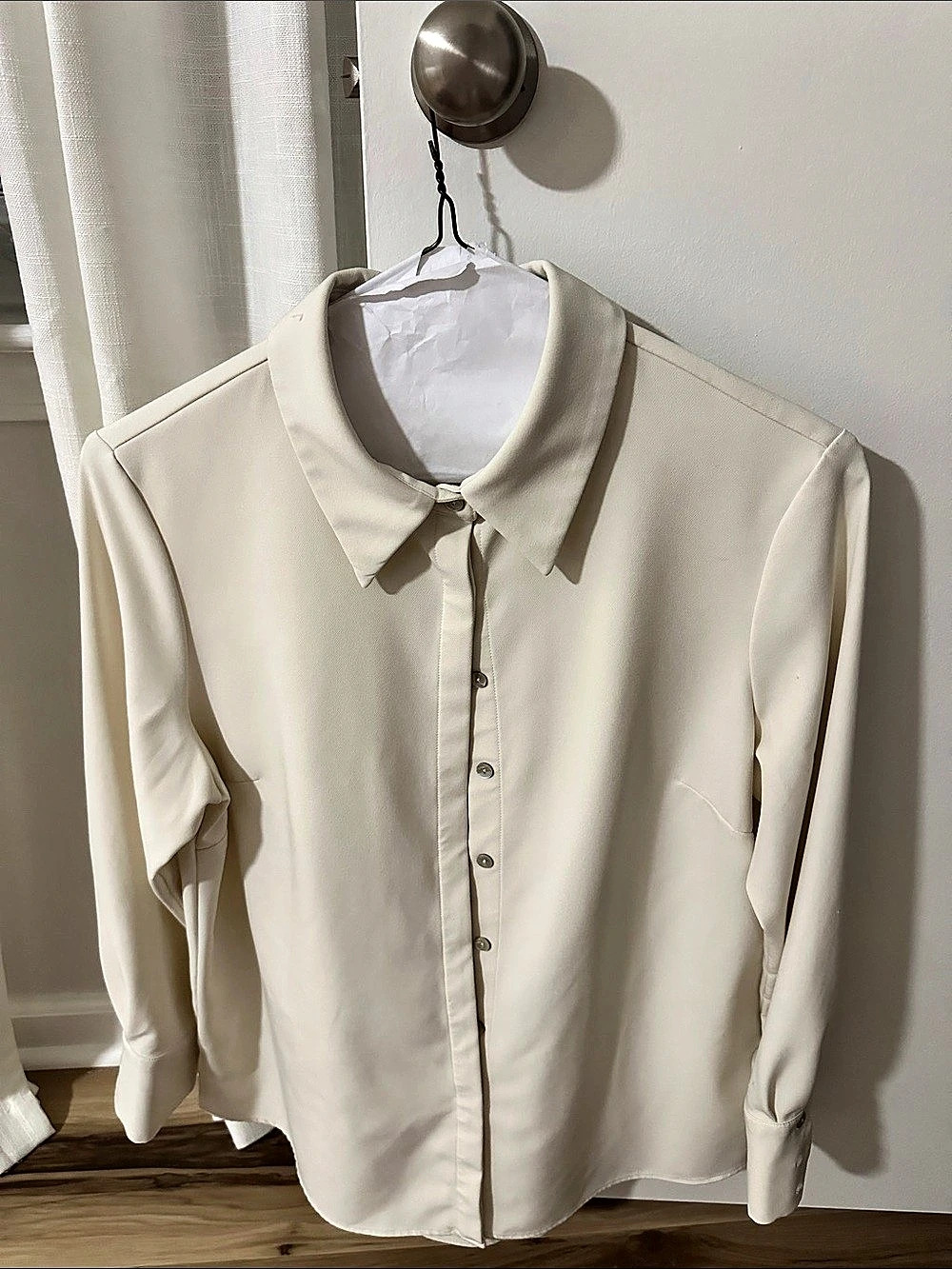 Estelle and Finn Crepe Button Down Shirt in White Size Large Like New